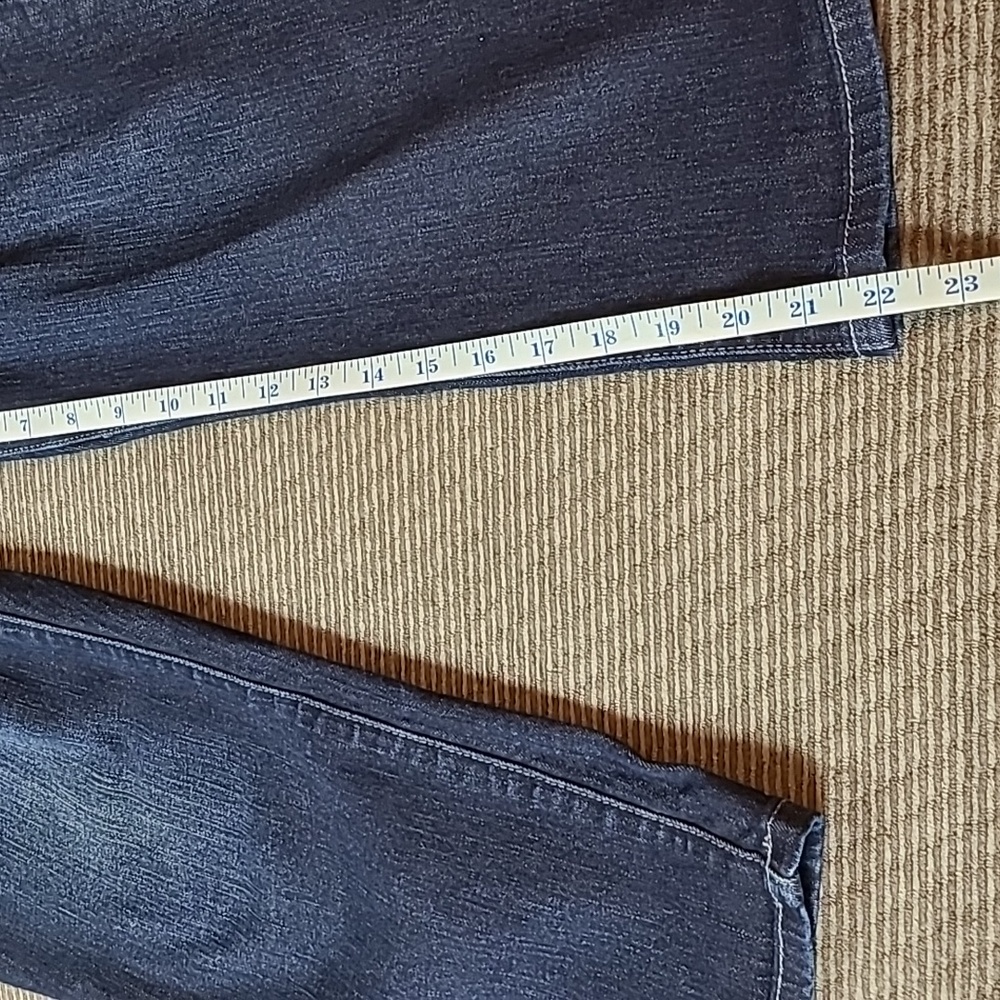 Lee Regular Fit Capris - Picture 7 of 11